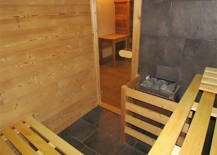 Chez La Fine Bed & Breakfast 4*